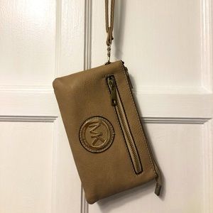 Michael Kors Crossbody/Wristlet